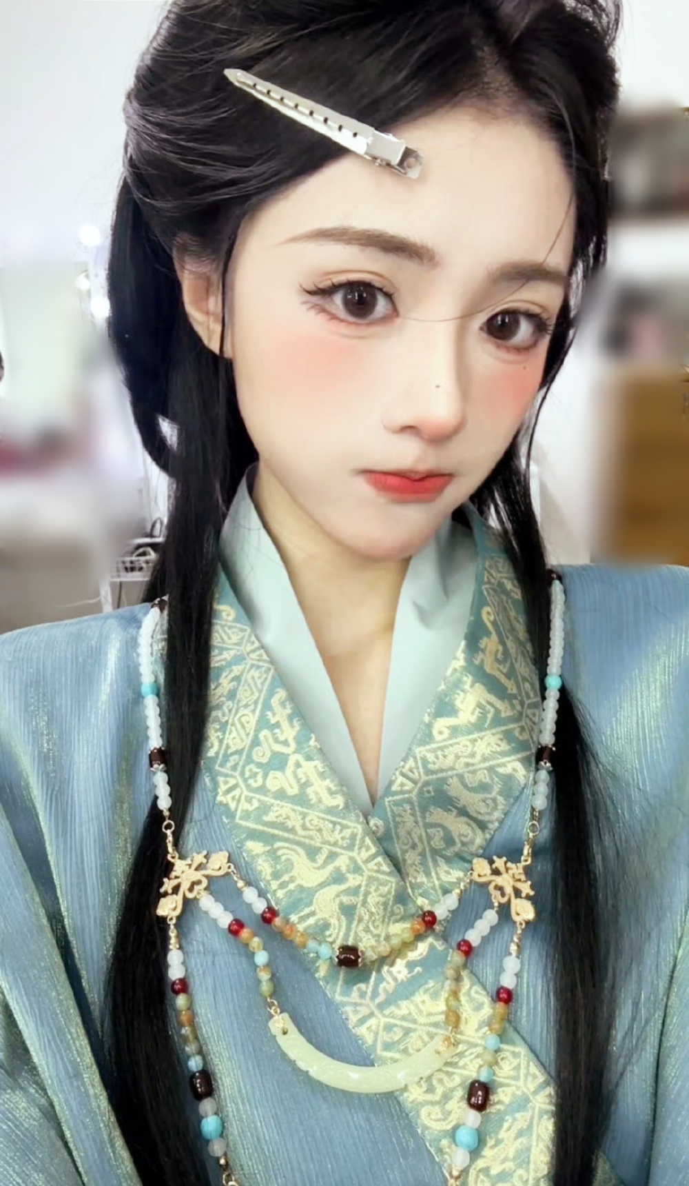 包洁仪