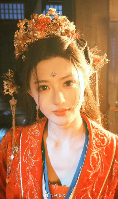 包洁仪