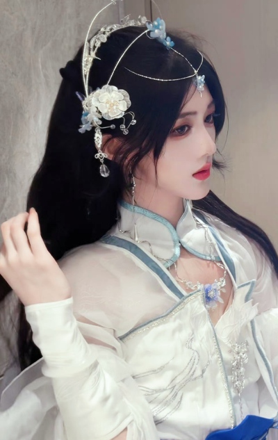 包洁仪
