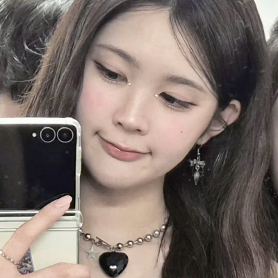 姐姐妹妹与寿星ᗜ֊ᗜ
记得单收，单收=单图收藏