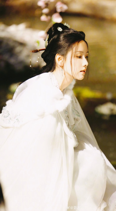 陈都灵