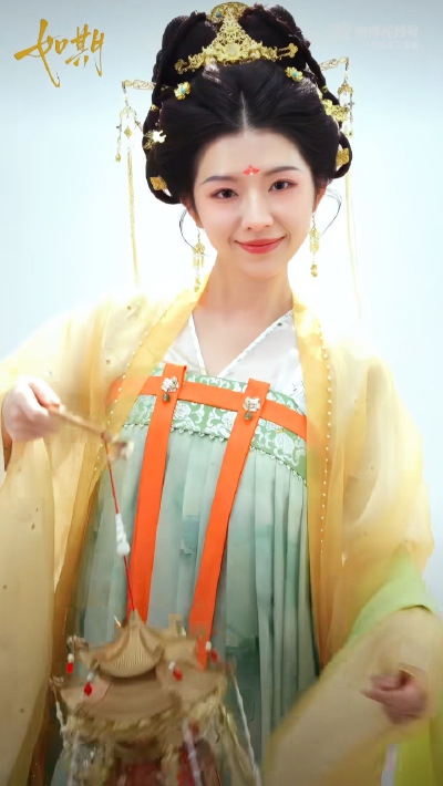 何蓝逗
