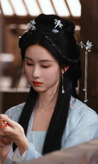 陈都灵