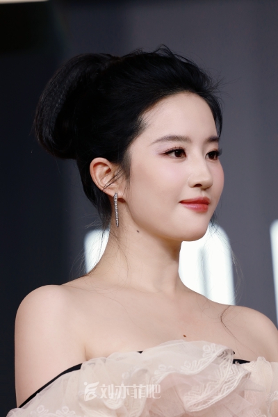 刘亦菲 × BobbiBrown 上海 典藏之夜
刘亦菲芭比波朗全球品牌代言人2026.10.9
