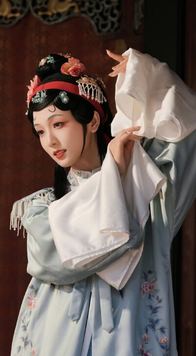 蔡卓音《一瓯春》谢翎书