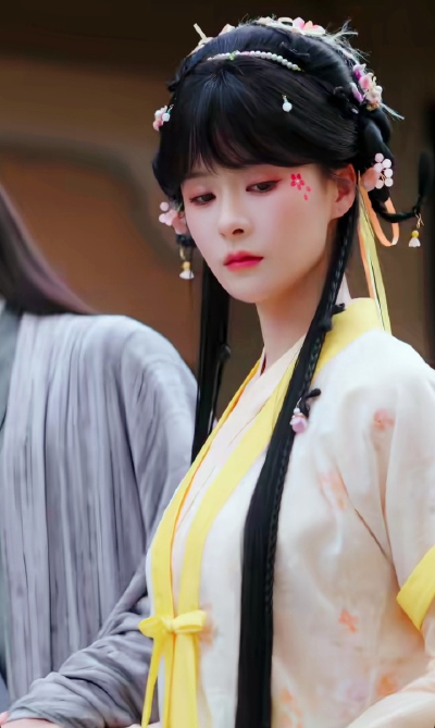 孟娜
