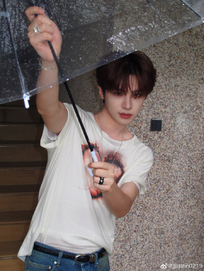 黄明昊