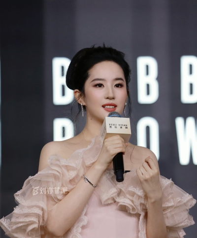 刘亦菲 × BobbiBrown 上海 典藏之夜
刘亦菲芭比波朗全球品牌代言人2026.10.9