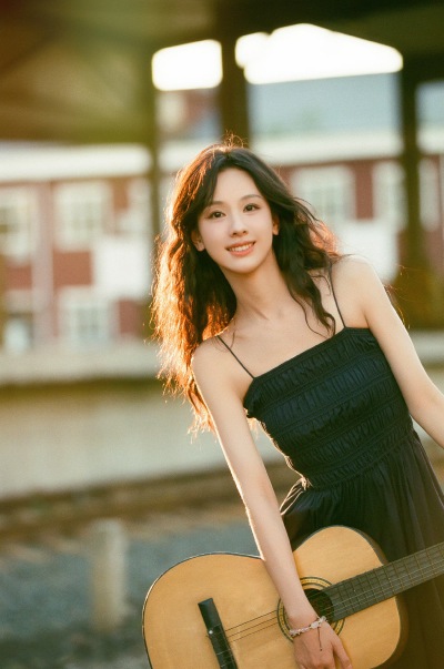 陈都灵