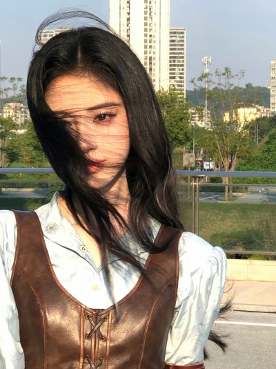 鞠婧祎