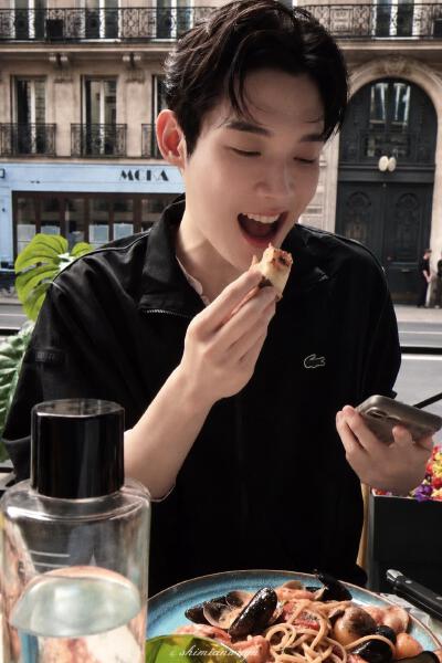 。