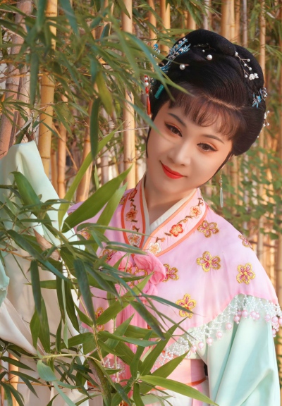 李旭丹