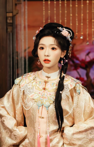 王云云