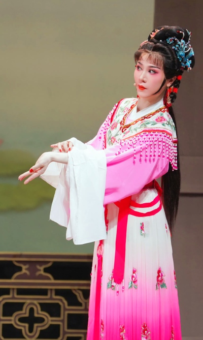 李旭丹