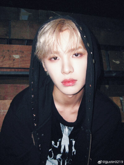 黄明昊
