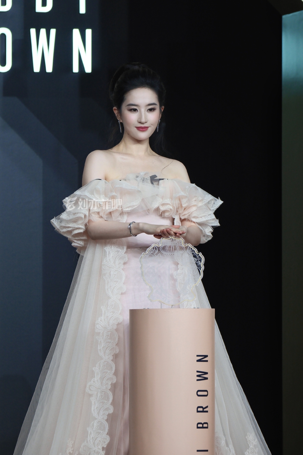 刘亦菲 × BobbiBrown 上海 典藏之夜
刘亦菲芭比波朗全球品牌代言人2026.10.9