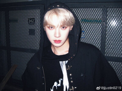 黄明昊