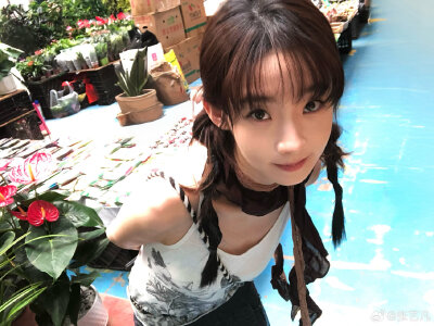 张艺凡