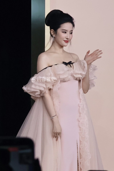 刘亦菲 × BobbiBrown 上海 典藏之夜
刘亦菲芭比波朗全球品牌代言人2026.10.9
