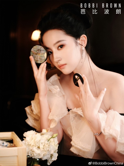 刘亦菲 × BobbiBrown 上海 典藏之夜
刘亦菲芭比波朗全球品牌代言人2026.10.9