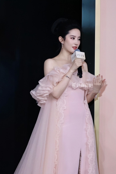 刘亦菲 × BobbiBrown 上海 典藏之夜
刘亦菲芭比波朗全球品牌代言人2026.10.9