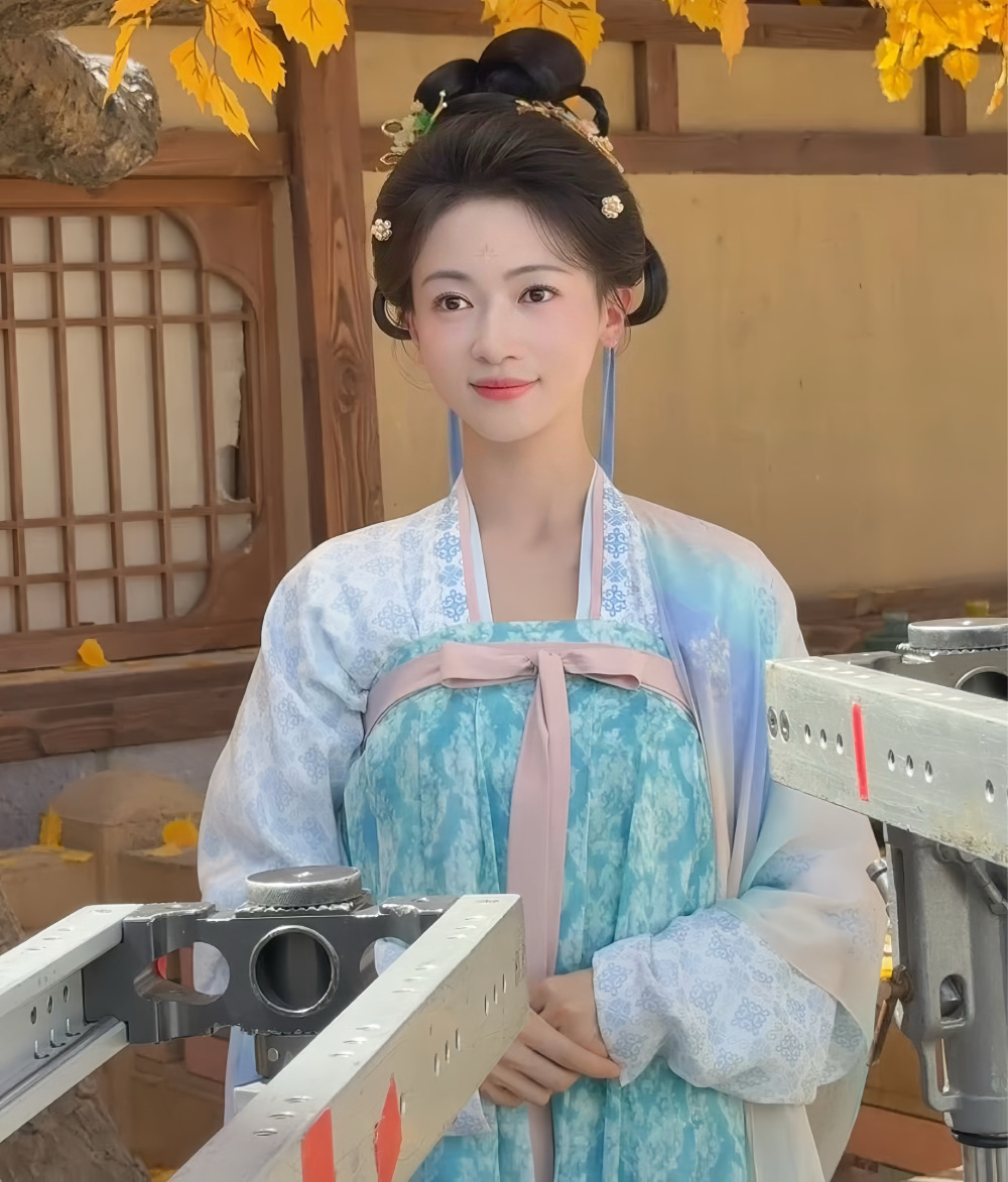御廷谣
