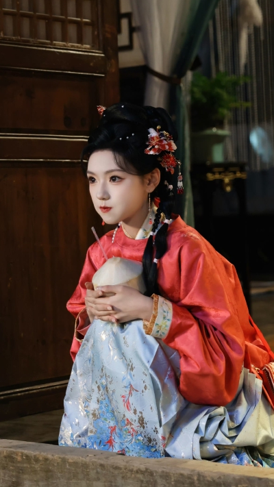 王云云