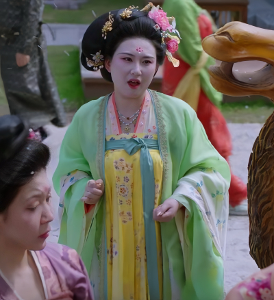 御廷谣