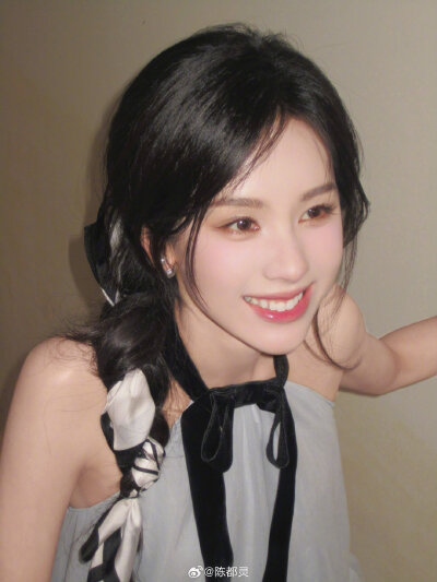 陈都灵