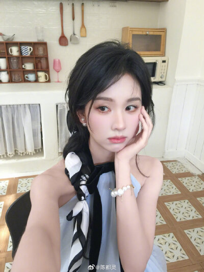 陈都灵