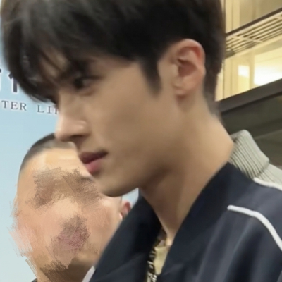 闫桉