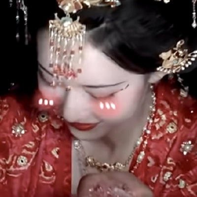 紧握的手中，爱会诞生