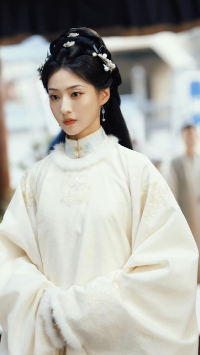 予苍龙 岳望舒 胡连馨