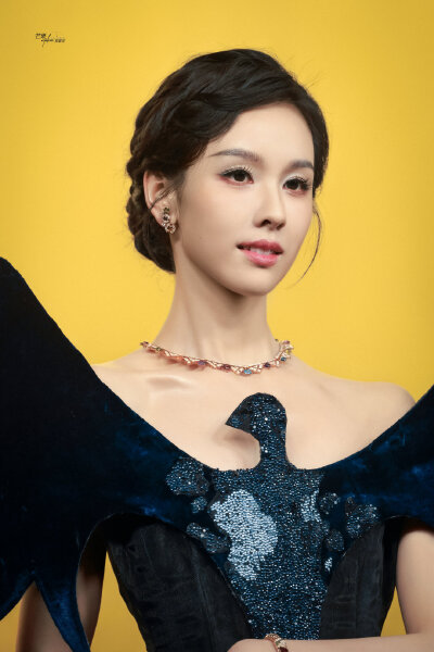陈都灵