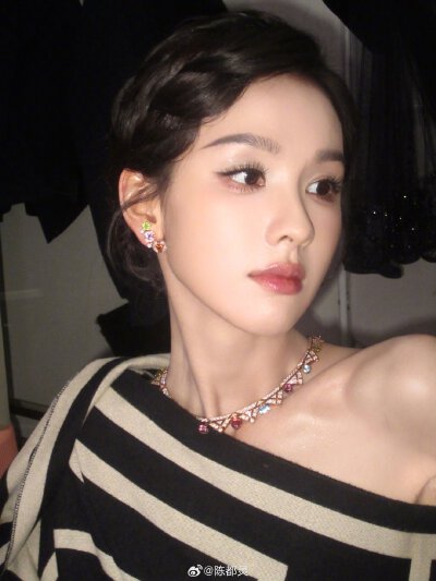 陈都灵