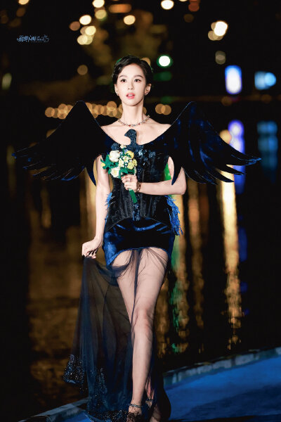 陈都灵