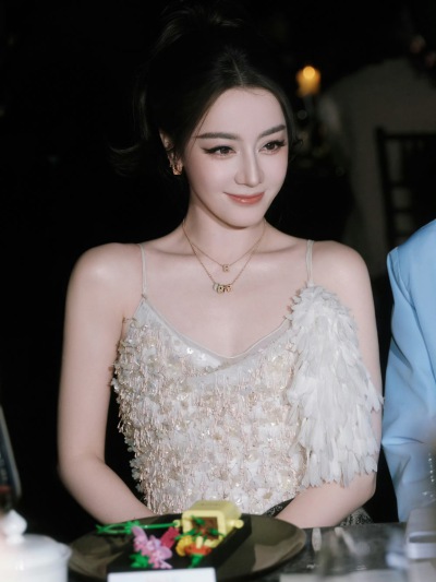 迪丽热巴