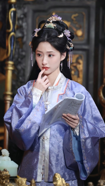 予苍龙 岳望舒 胡连馨