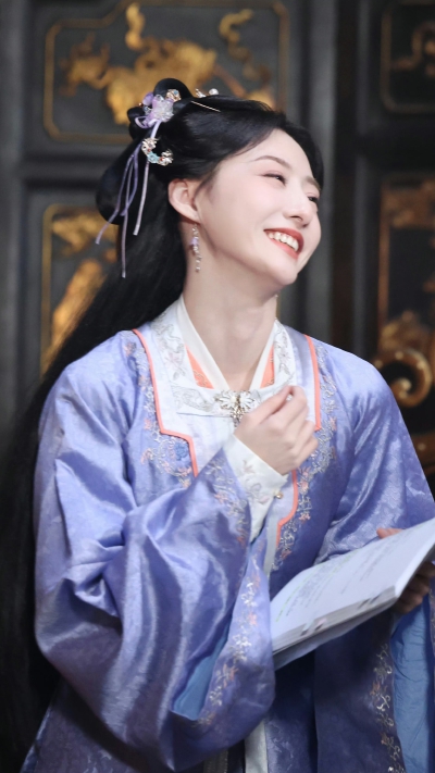 予苍龙 岳望舒 胡连馨