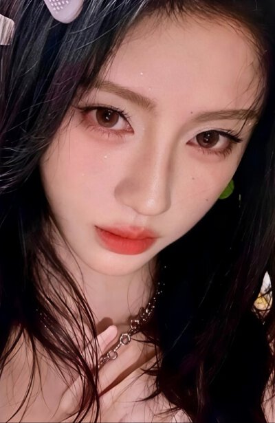 鞠婧祎