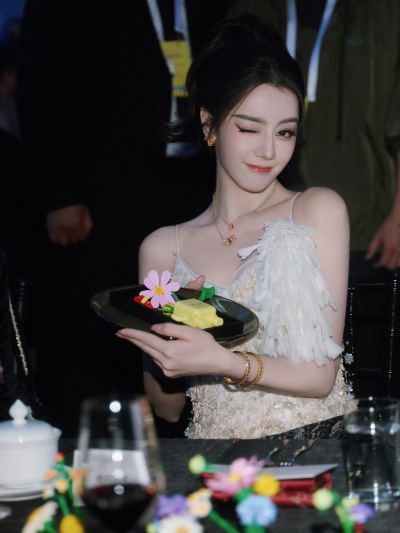 迪丽热巴