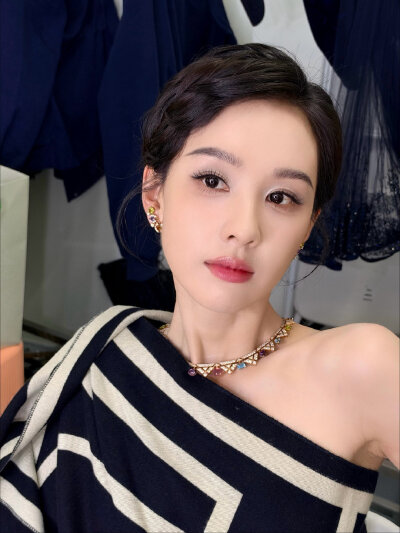 陈都灵