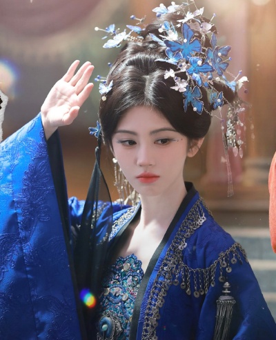 鞠婧祎
