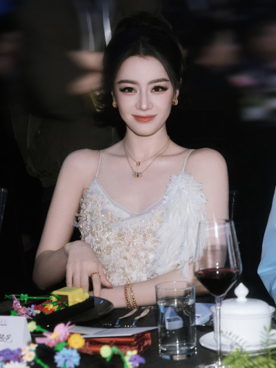 迪丽热巴