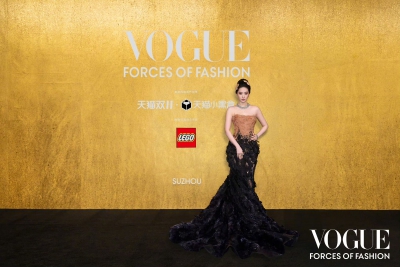 刘亦菲Elie Saab 2026 秋冬黑金羽毛高定礼服压轴亮相苏州·VOGUE时尚之力盛会
#刘亦菲 凤凰神女#
刘亦菲宝格丽全球品牌代言人2026.10.23