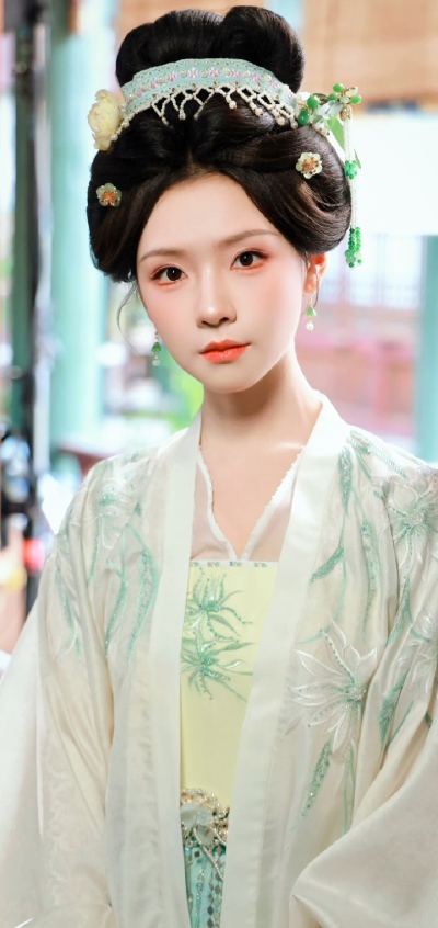 王云云