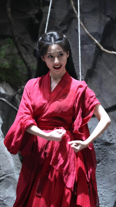 予苍龙 岳望舒 胡连馨