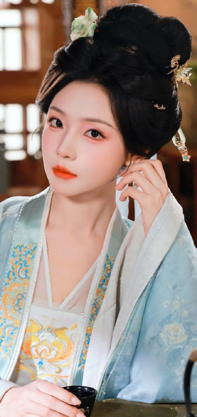 王云云