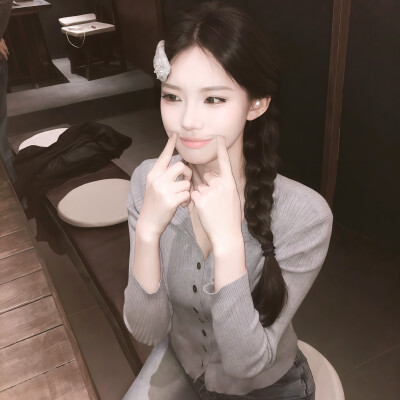 女生头像
喜欢点赞关注收藏