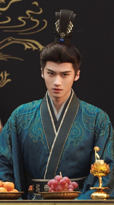 闫桉《嫁金钗》陆濯
